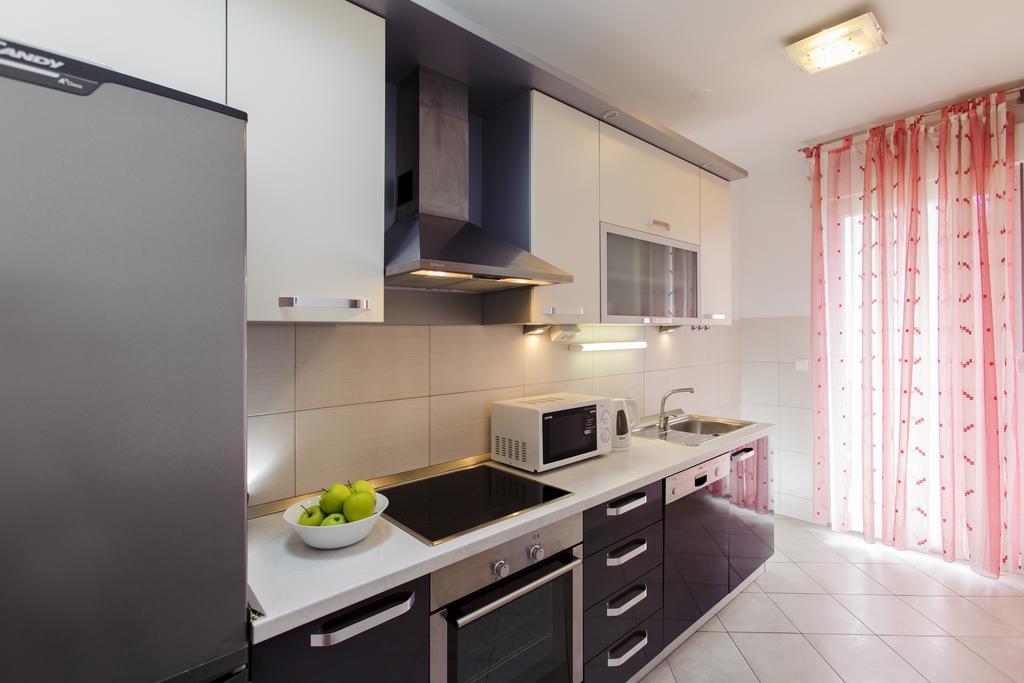 Amigo Comfort Apartments سبليت الغرفة الصورة