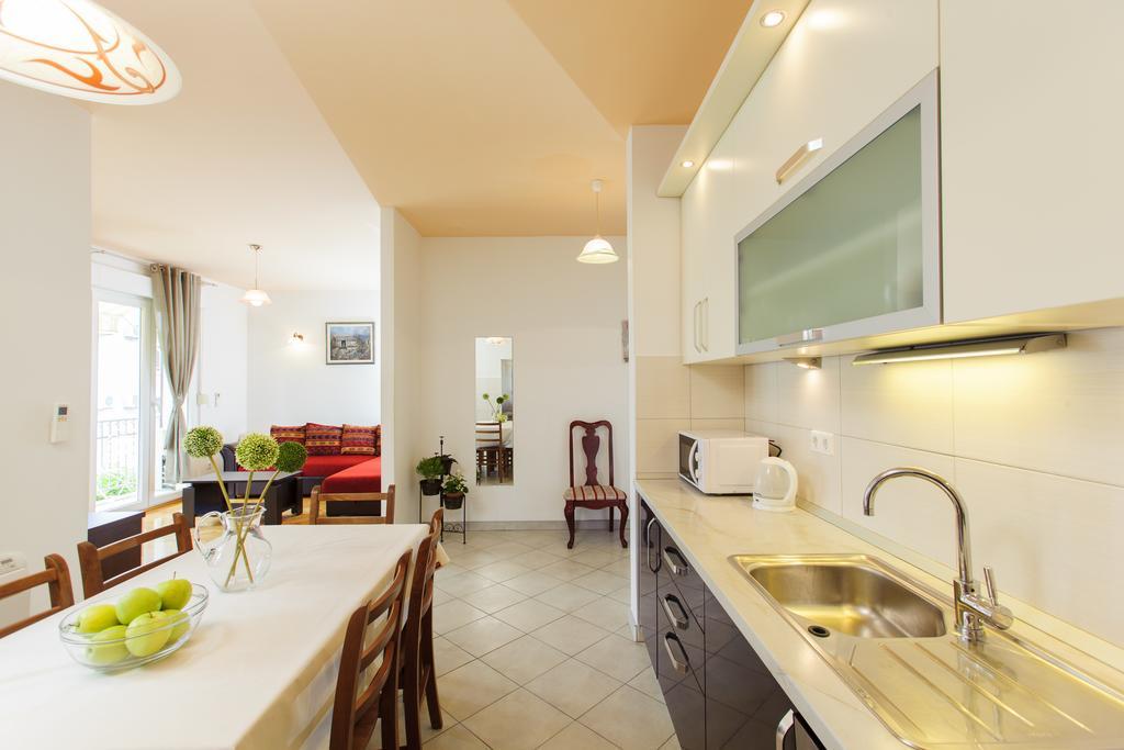 Amigo Comfort Apartments سبليت الغرفة الصورة